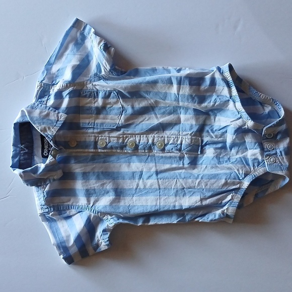 OshKosh B’Gosh Baby Boy Short Sleeve Button Down Bodysuit | Size:6M(strip) & 9M - Picture 4 of 7
